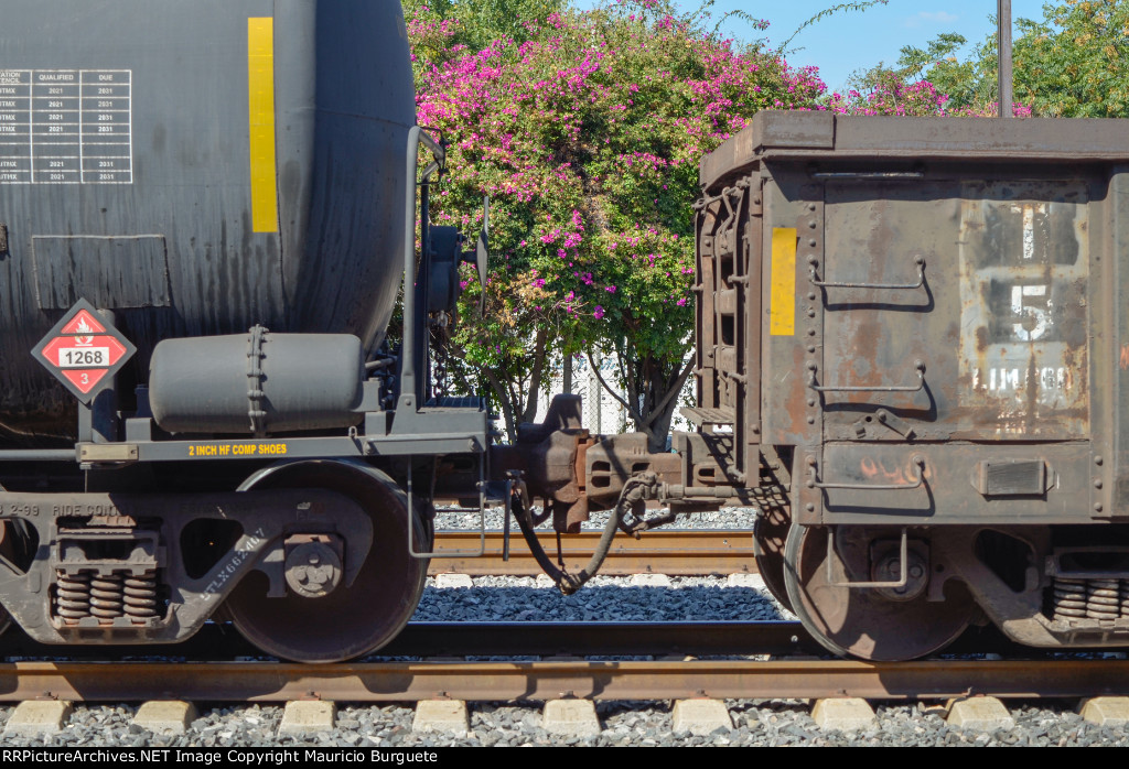 UTLX Tank Car & Gondola